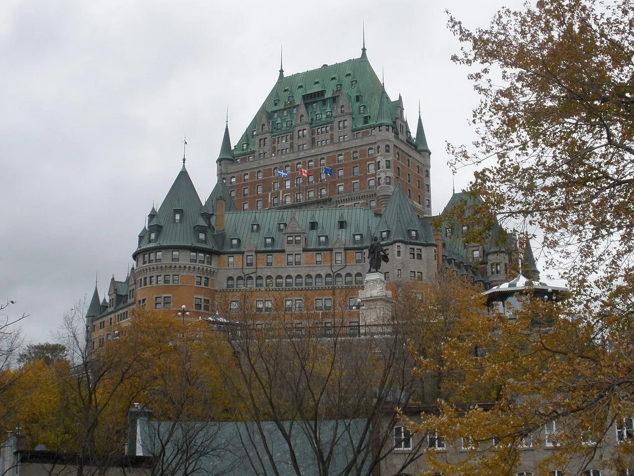 quebec, frontenac, chateau, canada, city, landmark. A PPC guide to French-language campaigns in Quebec