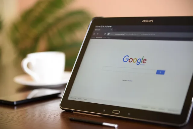 internet search engine, tablet, samsung, galaxy, office, work desk, modern, technology, business, marketing, digital, computer, mobile technologies, work, promotion, electronics, google, web browser, phone, smartphone, google, google, google, google, google. Google Ads Quality Score under a spend freeze: what account edits can do