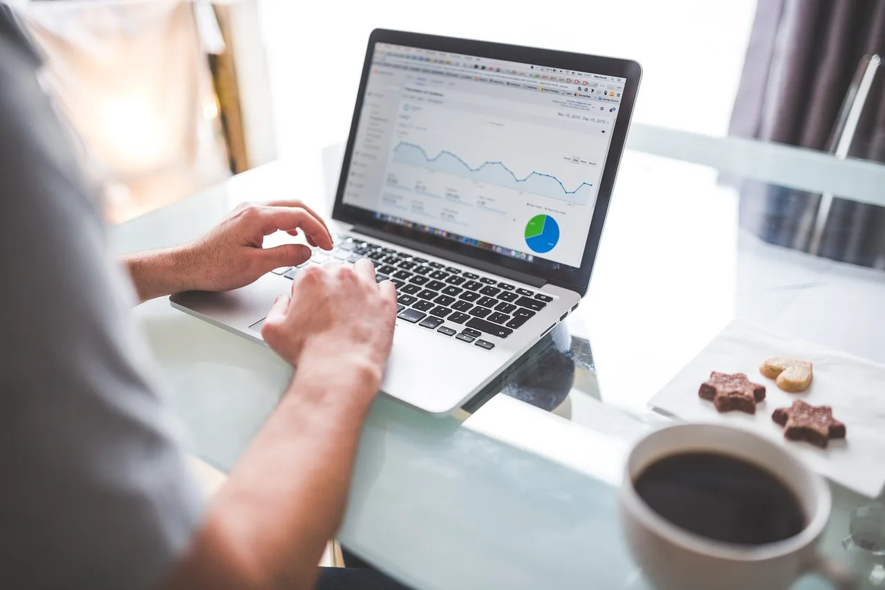 analytics, charts, graphics, marketing, traffic, seo, macbook, laptop, typing, working, technology, analytics, analytics, seo, seo, seo, seo, seo. Paid media strategy benchmarks: how to compare them